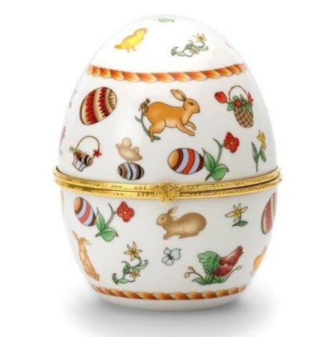 Decorațiuni de Paște-ou ornamentat cu iepuri și fluturi
