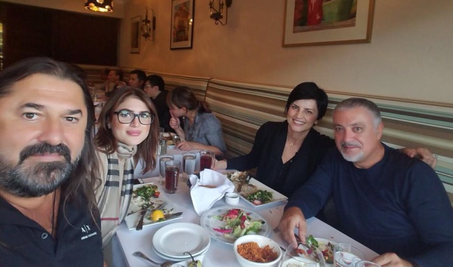 Gheorghe Gheorghiu alaturi de fiica sa, Andra, fosta sa sotie, Camelia, si Steve