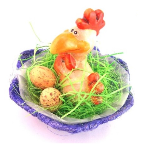 Decorațiuni de Paște-coș cu găinușă de Paște
