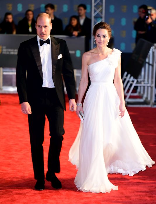 Kate Middleton, strălucitoare pe covorul roșu al premiilor BAFTA 2019