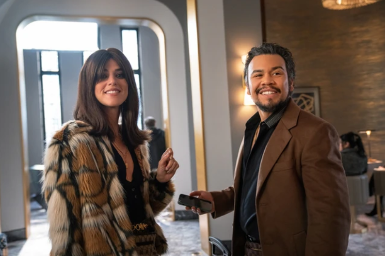 EXCLUSIV! Actorii din „The Flight Attendant” ne-au spus secretele noului sezon
