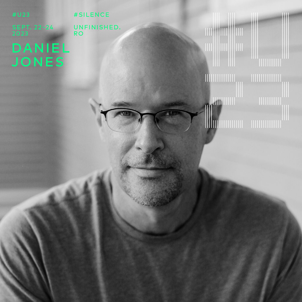 Daniel Jones, editor al rubricii “Modern Love” din New York Times: “O poveste bună trezește ceva în tine” | Interviu exclusiv