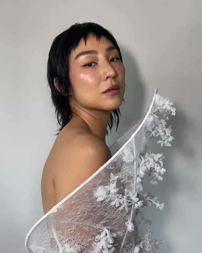 Tunsori cu breton care sunt un must-have în 2024! Coafuri clasice şi foarte uşor de purtat în vara asta