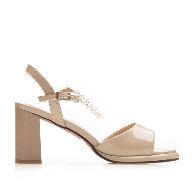 Sandale de damă pentru 2024: Modele de la UrbanShoes