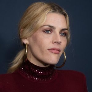 Busy Philipps, diagnosticată cu o tumoare rară pe creier, la 47 de ani: „Sunt recunoscătoare că sunt în viață”