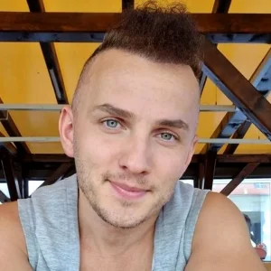 Mihai Trăistariu, un proprietar înțelegător. Câte persoane a ajuns să cazeze într-o singură garsonieră: „E exagerat, dar oamenii sunt săraci”