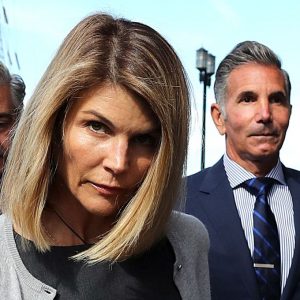 Lori Loughlin divorțează după 28 de ani de căsnicie. Actrița și Mossimo Giannulli trăiau separat din 2025