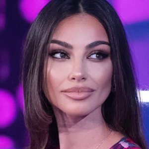 Mădălina Ghenea, în ipostaze tandre online cu un bărbat misterios. A dat de înțeles că are o nouă relație
